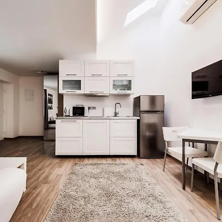 Апартаменты Deluxe Mansard In Karlin Прага