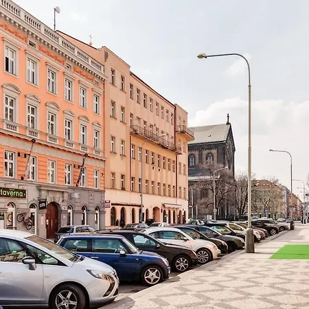 Апартаменты Deluxe Mansard In Karlin